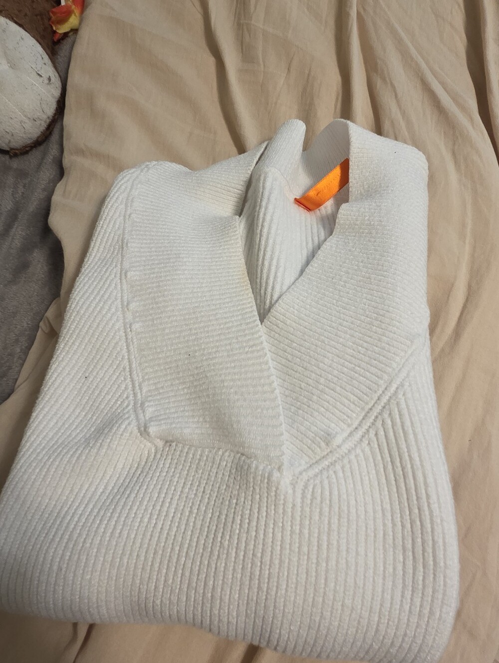 Feiersi Eegant White Women's Sweater Medium Good